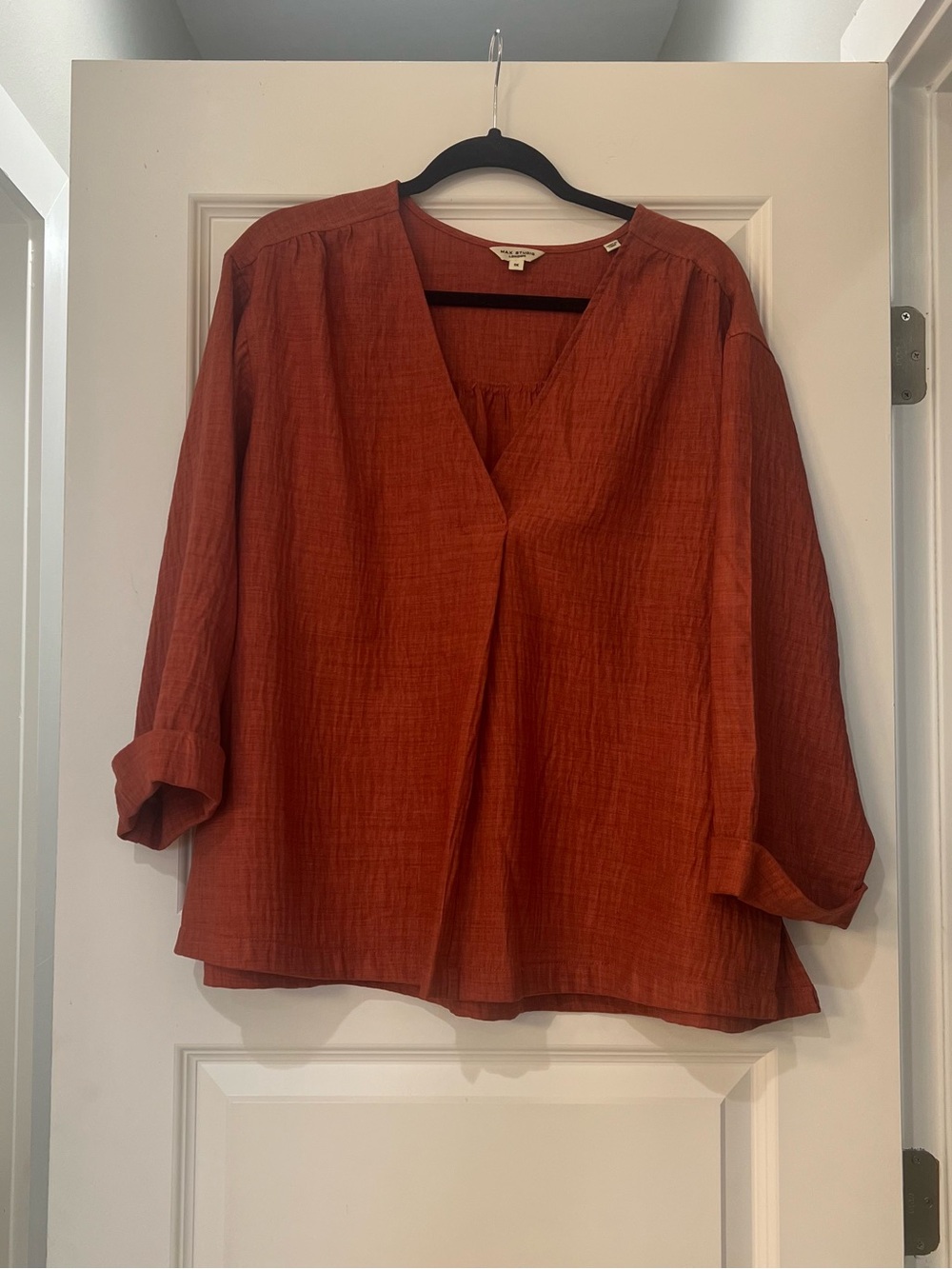 Max Studio London Women’s 1X Rust Red V Neck Textured Blouse Plus Size Top